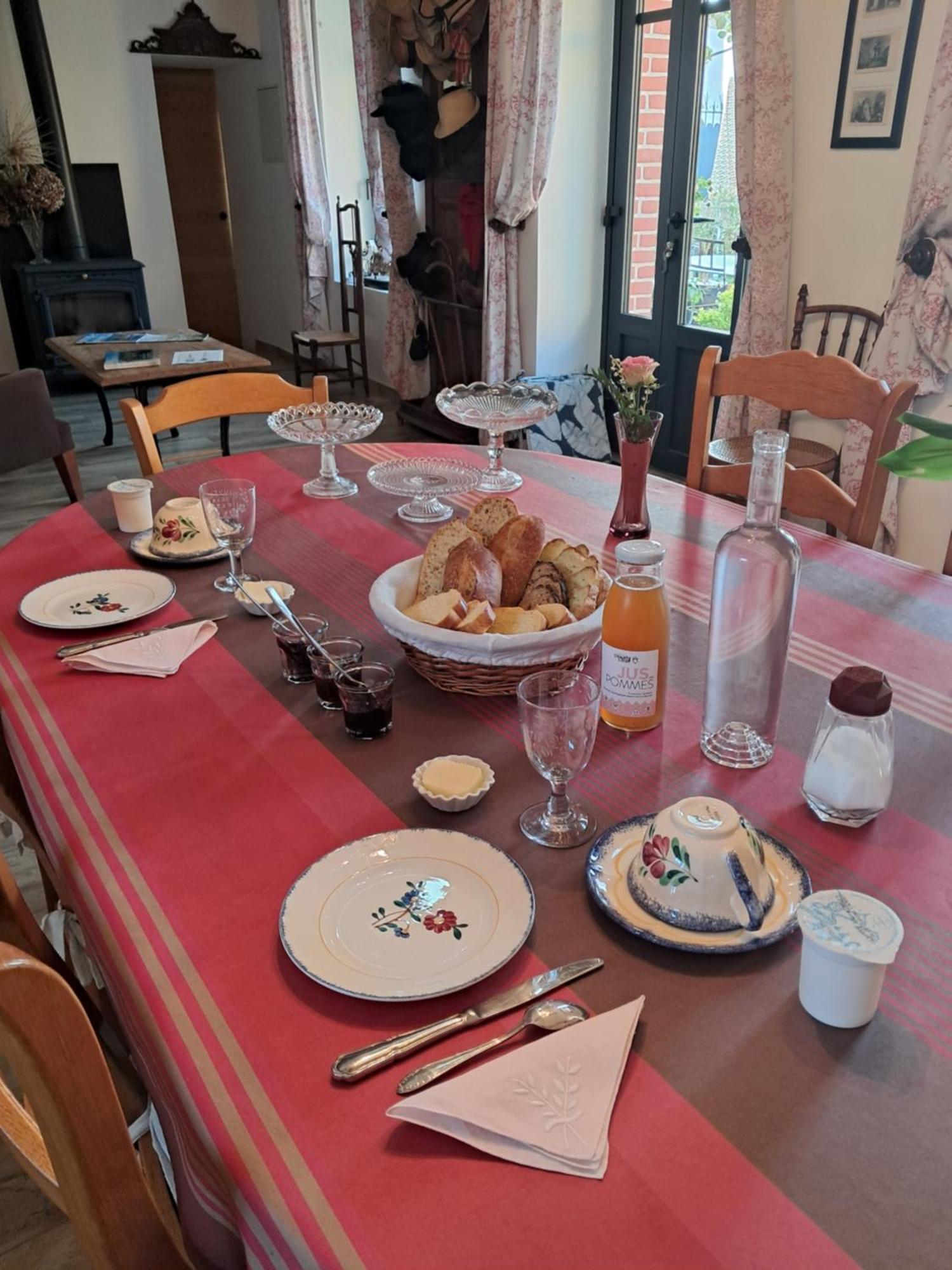 Le Jardin Bed & Breakfast Coudeville Luaran gambar